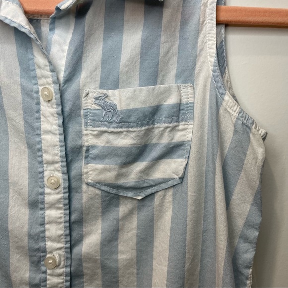 Button down - Picture 3 of 5